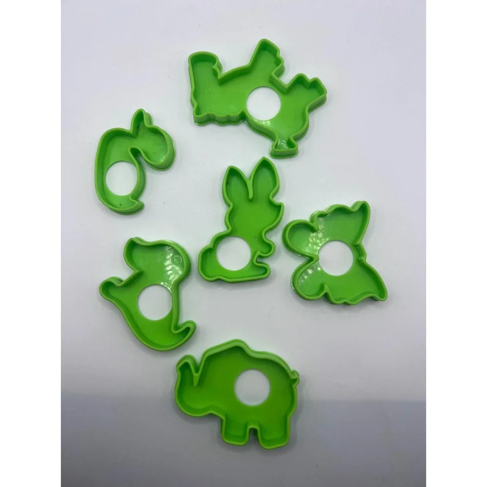 VTG General Mills Fun Group Inc Green Animal Shaped Cookie‎ Play Doh Cutter 6 CT